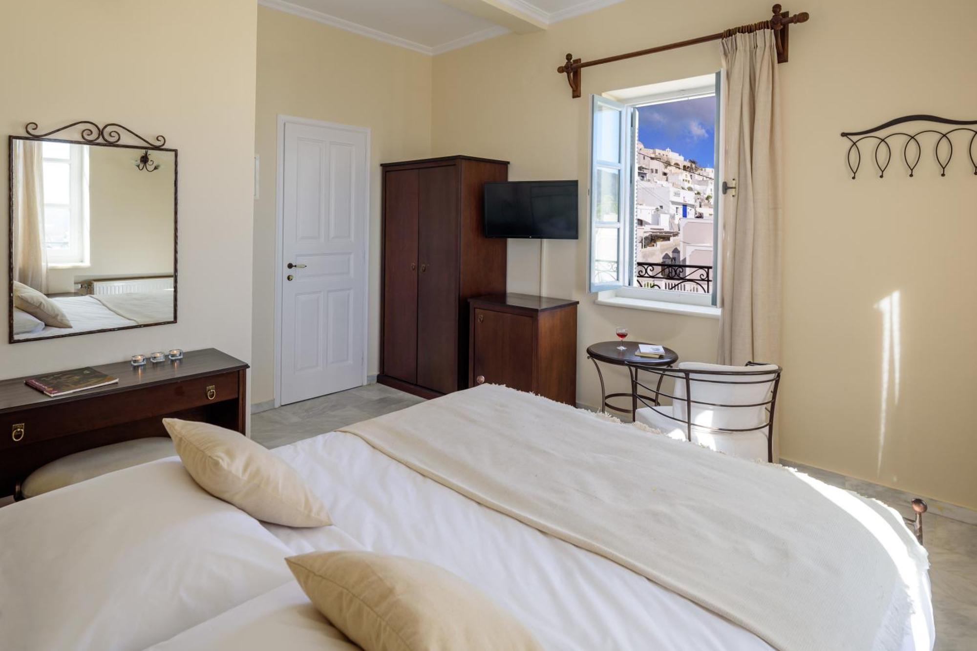 Ikio Concept Santorini Hotel Pyrgos Kallistis Luaran gambar