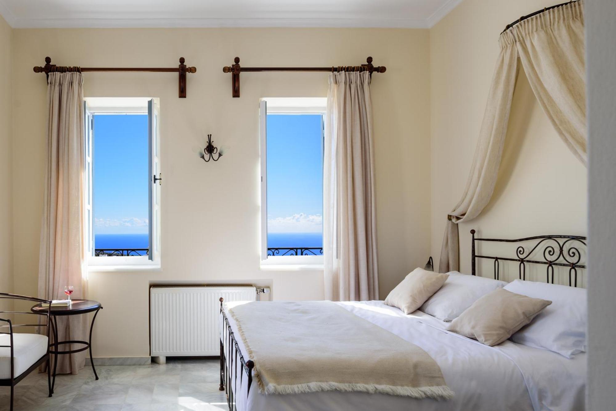 Ikio Concept Santorini Hotel Pyrgos Kallistis Luaran gambar